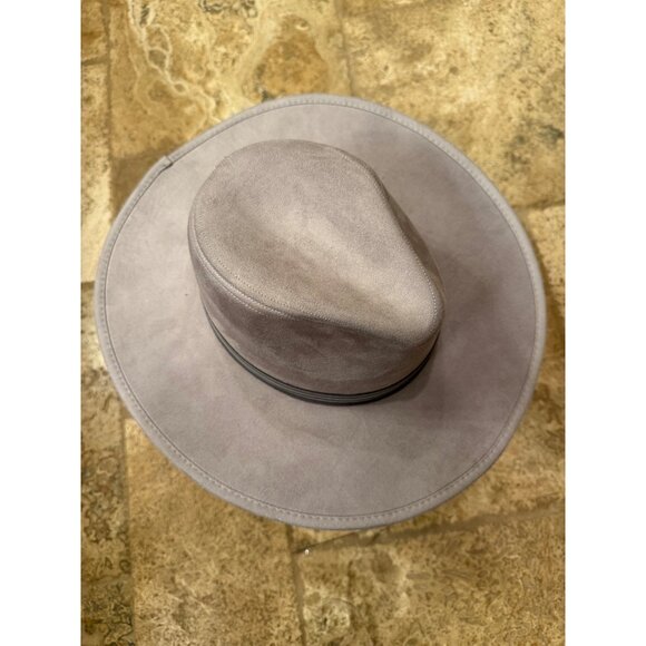 Wide-Brimmed Gray Suede Fedora Hat With Black Striped Band - Picture 1 of 6